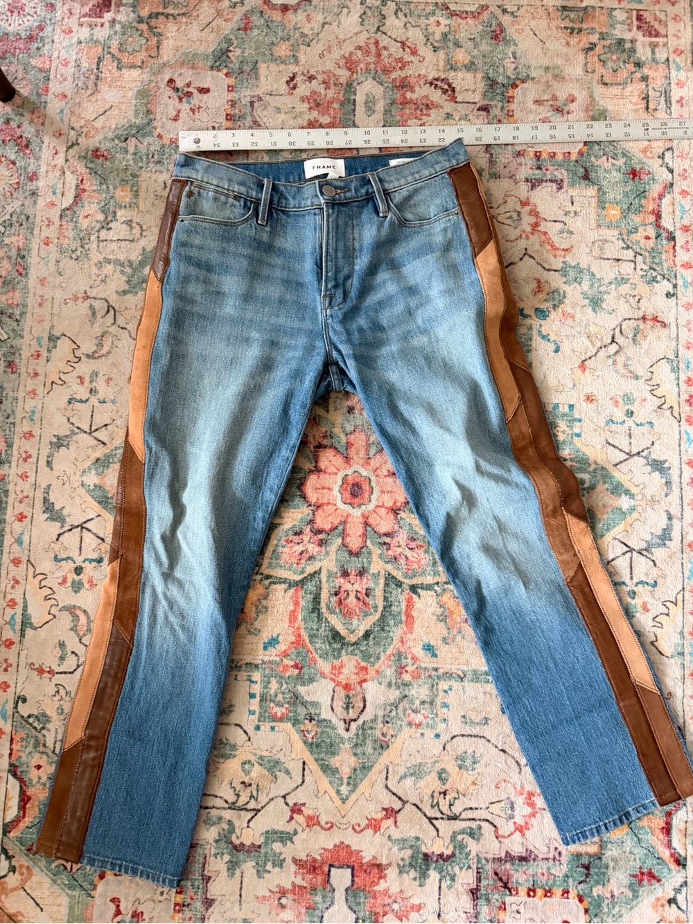 Frame Denim WoMen’s Light Blue Jeans with Brown Side Panels